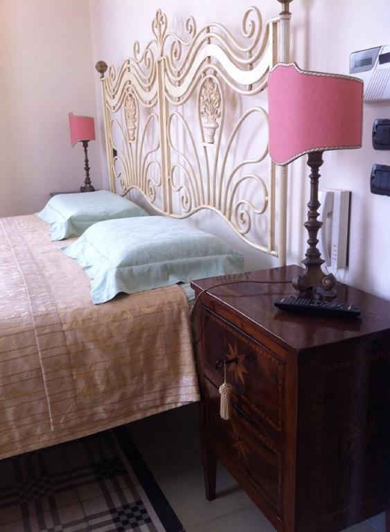 Antica Dimora Villa Della Lupa Lecce Ruang foto